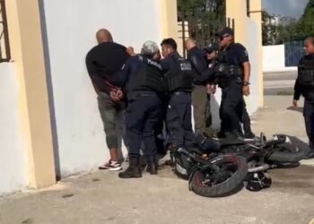 NARCOMENUDEO: Detienen a dos con droga y moto robada en Vista Real