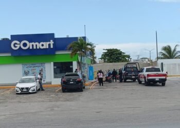 Intentan quemar Go Mart en la R-234 de Cancún