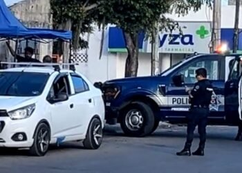 Ejecutan a hombre dentro de su auto en la R-94 de Cancún