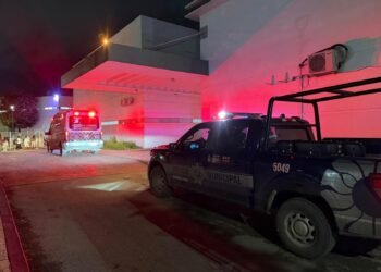 Escapa del Hospital General pareja lesionada por disparos en Isla Mujeres