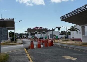 Cierran aduanas México-Belice casi tres horas y reanudan paso de carga en Chetumal