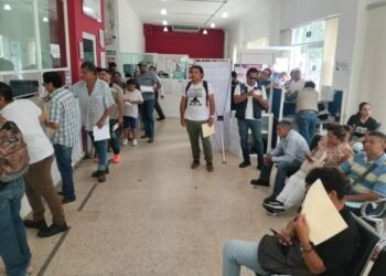 ÚLTIMO DÍA DE SUBSIDIO: Masiva afluencia para reemplacamiento vehicular