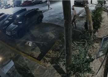 EN EL CENTRO DE CANCÚN: Denuncian asalto múltiple de motociclistas (VIDEO)