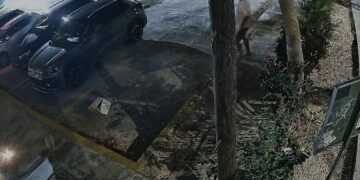 EN EL CENTRO DE CANCÚN: Denuncian asalto múltiple de motociclistas (VIDEO)