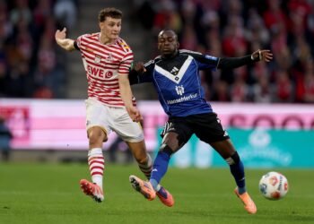 Dónde ver al Hamburgo buscar hundir al Colonia en el duelo de los gigantes del Rin