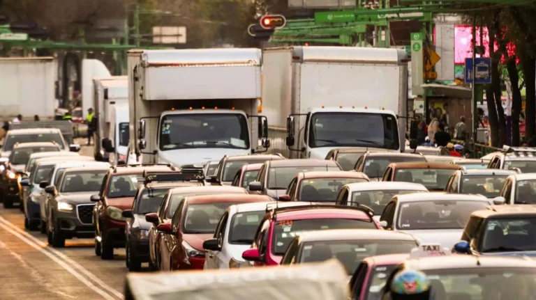 Hoy No Circula: Evita multas este viernes 13 de marzo con la guía definitiva