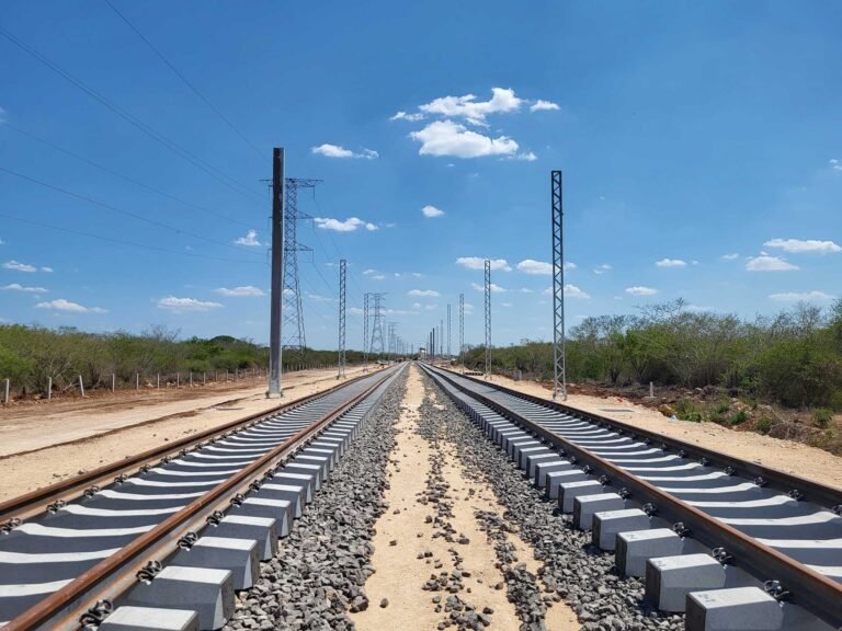 Impacto del Tren Maya: El fin de la burbuja constructora y la recesión en el Caribe