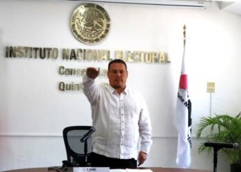 Rinde protesta nuevo vocal ejecutivo del INE en QR