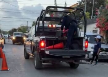 VIOLA ORDEN DE RESTRICCIÓN: Detienen a sujeto por agredir a su expareja en pleno tianguis