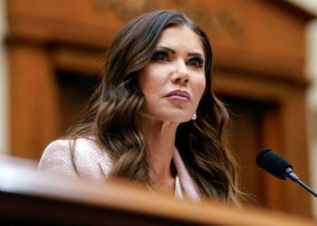 Sacudida en el gabinete: Trump fulmina a Kristi Noem ante la presión de la Casa Blanca