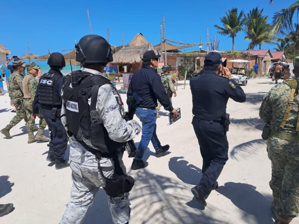 OPERATIVOS EN HOLBOX: Refuerzan seguridad sin cifras oficiales sobre golpe criminal 1 WhatsApp Image 2026 03 02 at 9.20.21 AM