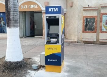 COZUMEL: Regidor Roberto Marín cuestiona instalación de cajeros en el Parque Benito Juárez (VIDEO)