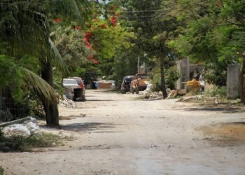 Ejecutan a dos y dejan tres heridos tras ataque armado y persecución en Puerto Morelos