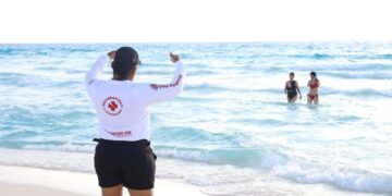 EN UN SOLO DÍA: Realizan guardavidas 18 rescates acuáticos en Cancún
