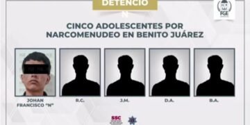 Detienen a 5 jóvenes por presunta venta de drogas cerca de secundaria en Cancún