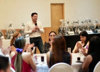 Encabeza Sánchez Tajonar actividades del Parlamento de Mujeres de QR