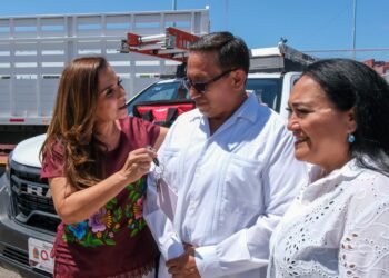 Entrega Mara vehículos para mantenimiento de mil 300 escuelas públicas