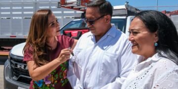 Entrega Mara vehículos para mantenimiento de mil 300 escuelas públicas