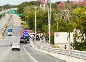 Hallan dos cuerpos embolsados cerca de Chetumal