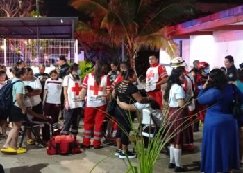 Escándalo en secundaria de PDC: Se intoxican 4 alumnas con presunta droga en dulces; detienen a maestro y director