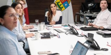 Concluyen 53 mujeres la prepa a través del programa «Mujer es Aprender» en QR