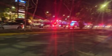 Hieren a una persona tras balacear la fachada de un bar en Playa del Carmen