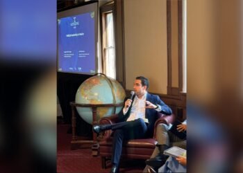 ROMPEOLAS | Segura, es universidad de la capital de EU