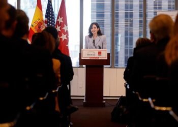 Defiende presidenta de Madrid legado de España en México