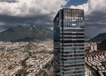 Banorte proyecta crecimiento del 1.8% y lidera el fondeo de infraestructura