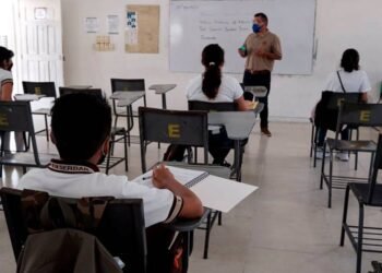 Respaldan padres vacunación contra sarampión en escuelas