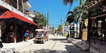 | ROMPEOLAS | Derecho de Saneamiento: Acoso a empresarios en Holbox