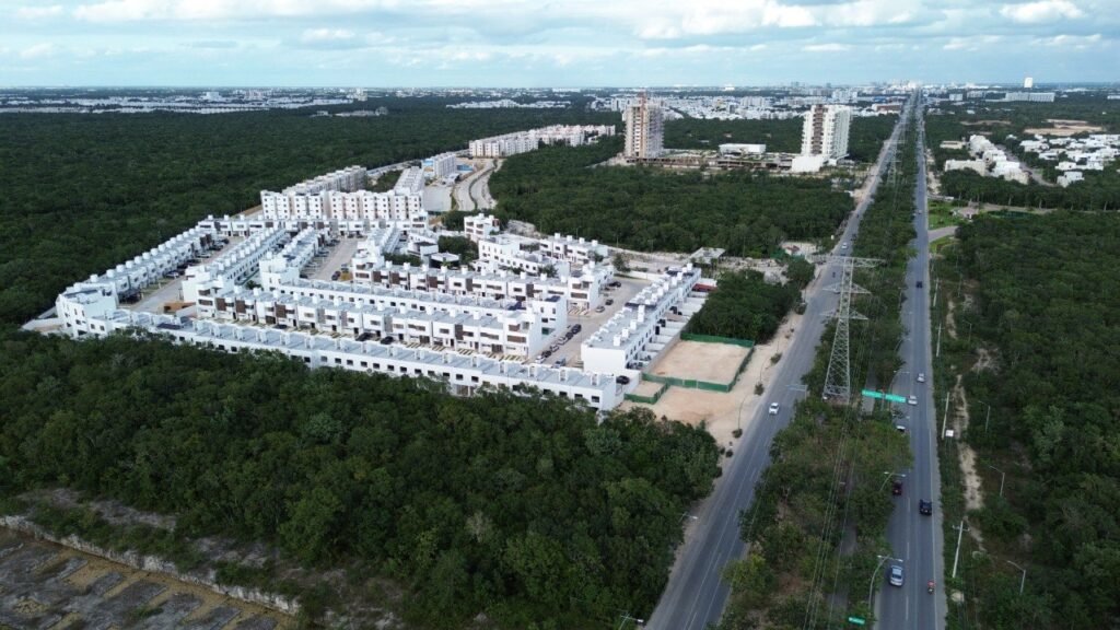 CAOS Y SOBREDENSIFICACIÓN: La Huayacán, un "remedio" fuera de control (VIDEO) 3 photo 5634273811729419010 y