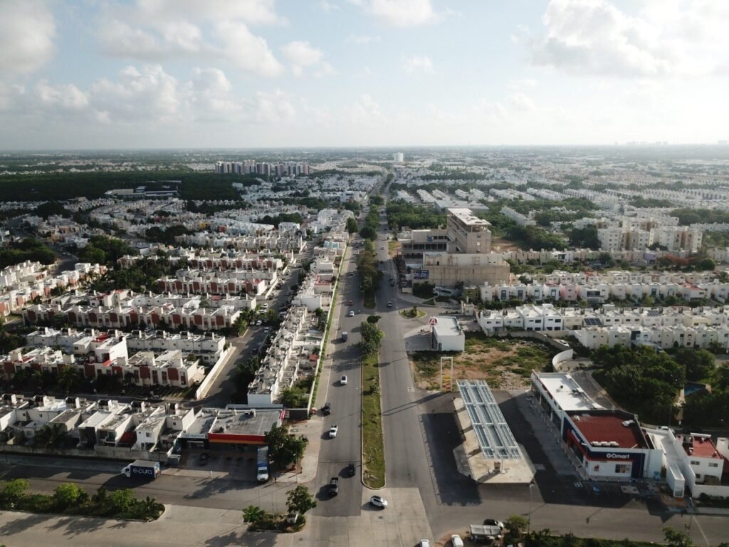 CAOS Y SOBREDENSIFICACIÓN: La Huayacán, un "remedio" fuera de control (VIDEO) 1 photo 5634296643775564546 y