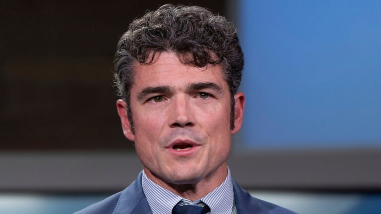 Joe Kent renuncia al Centro Nacional de Contraterrorismo y exige frenar la guerra en Irán