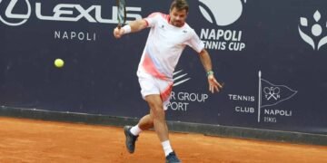 Matteo Martineau desplaza a Stan Wawrinka en el Naples Challenger en un duelo de alta intensidad