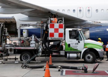 TURBOSINA: Advierte Coparmex Cancún riesgo económico por cancelación de rutas aéreas