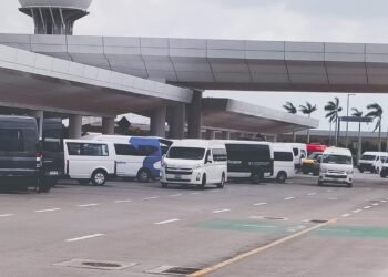 Denuncian transportistas turísticos extorsiones mediante secuestros virtuales