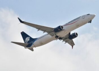 Aeroméxico reconfigura costos de boletaje ante la escalada energética