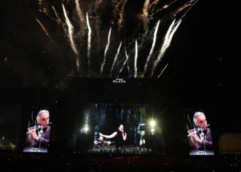 Andrea Bocelli sacude el Zócalo con una fusión histórica ante 130 mil personas