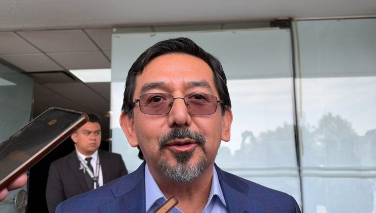 Arturo Chávez López defiende excelencia académica en proceso hacia el INE