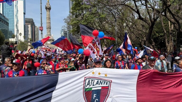 Atlante blinda su legado con histórica procesión en el Paseo de la Reforma
