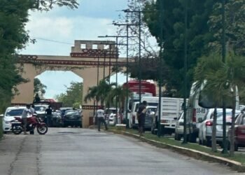 Bloquean delegados entrada a Kantunilkín; exigen recursos para sus comunidades