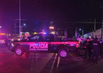 POR FALTA DE LUZ: Bloquean colonos de la Fovissste avenida Insurgentes de Chetumal