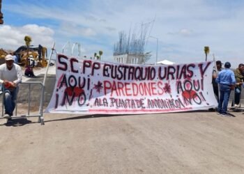Bloqueo social cancela arranque de planta Pacífico Mexinol ante evacuación de Rubén Rocha