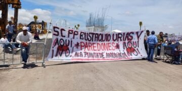 Bloqueo social cancela arranque de planta Pacífico Mexinol ante evacuación de Rubén Rocha