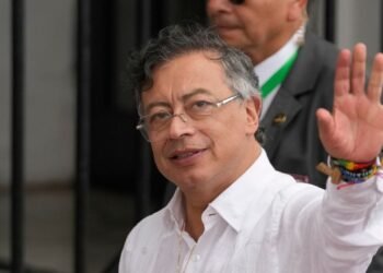 Daniel Noboa vincula a Gustavo Petro con el narcotráfico y desata crisis jurídica internacional
