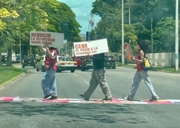 EXIGEN PASO PEATONAL: Estudiantes del ITCH vuelven a tomar la avenida Insurgentes