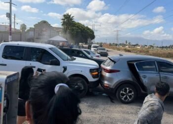 Ejecutan a coordinador de homicidios en Ensenada durante emboscada con armas de alto poder