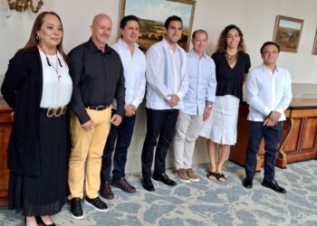 Se reúne “Gino” Segura con hoteleros del sur; promoción y sargazo, los temas