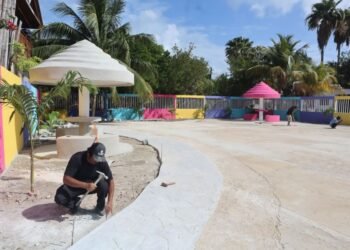 ISLA MUJERES: Avance del 70% en construcción de parque y domo de la colonia Electricistas